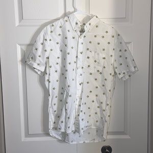 Men’s American Eagle Short Sleeve Button Down Size Large with Banana Print